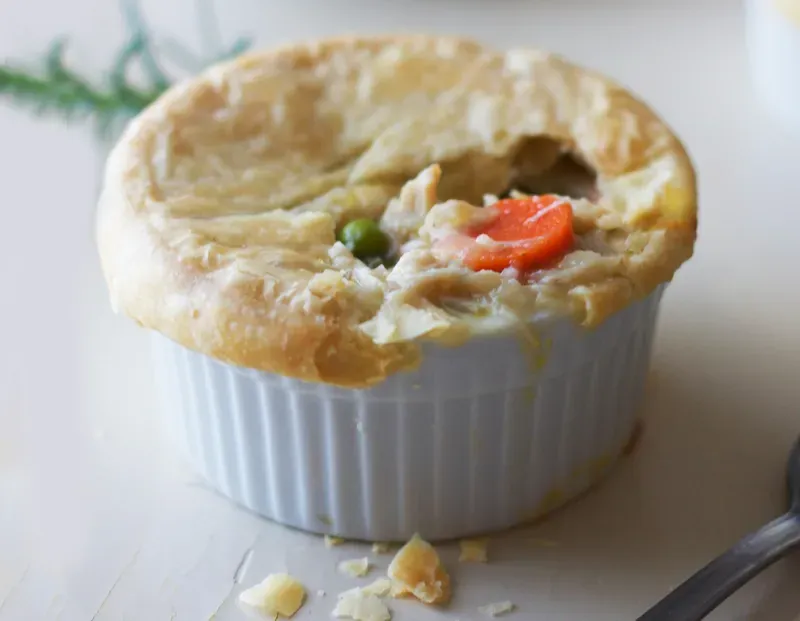 Creamy chicken pie